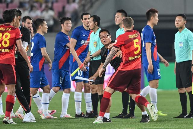休斯敦公开赛伍德兰德领先一杆争冠 窦泽成T12